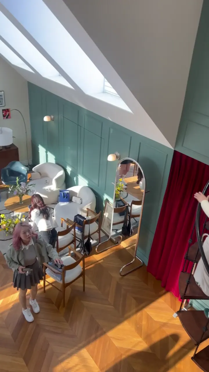 Members gathering in the flower workshop room